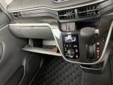 【グローブボックス】現在では車検証入れなどとして活用されることが多いですよ☆