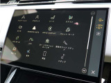 13.1インチの大画面タッチスクリーンを採用。ナビゲーションや各種車両設定などを直感的に操作でき、先進的で使いやすいコックピットを形成しています。