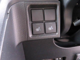 運転席と助手席にはシートヒーターも付いています!