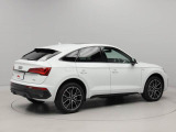 quattro(4WD)で雪道や滑りやすい道路はもちろんのこと日常の運転シーンでも安心と安全、さらにスポーティーなドライビング体験を提供します