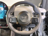 ミニ独特のゴーカートフィーリングと呼ばれる軽快なハンドリングはAT車、MT車のどちらでも楽しめます。