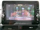 フルセグTV、CD、Bluetooth、ミュージックストッカー好きな音楽を聴きながらドライブ。