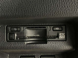 高速道路で便利な【ETC2.0】を装備しています。光ビーコン搭載で渋滞情報などナビゲーションと連動することで機能も充実いたします。他、観光施設に立ち寄るための高速料金割引サービス等もございます。