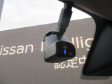 日産純正のドライブレコーダーがあれば、高速での走行時や夜間、もしもの事故の瞬間などどんな状況下にあってもしっかりと録画し、鮮明な画像で細部まで確認できます。