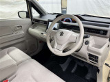 見通しのよいすっきりとした視界で、誰でも運転しやすいです。運転のしやすさは疲れにくさにも繋がりますよ♪