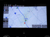 ナビゲーションを装備。多彩な機能で快適ドライブをアシスト。オーディオ機能も充実していますね。