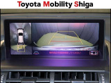 後方確認に便利なバックモニタ-を装備しています。天井から映したように見えるパノラミックビューモニター機能付きです。