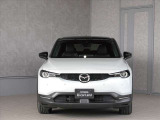 マツダ独自のロータリーエンジンを発電用に採用したPHEV。モーター駆動ならではの滑らかな加速を楽しみながら、遠出にも対応できる一台です。