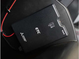 【ETC】今や高速道路走行時の必需品、ETCが付いています。通行料金の割引やスマートICの通過に欠かせません。