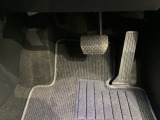 負担を感じることなく正確にペダルを操作することが出来ます。体格に関係なく自然でリラックスした運転姿勢をとることが可能です♪