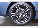 BMW承認の純正タイヤを装備しております☆お問合せ(無料ダイヤル)0078-6002-613077迄お待ちしております。大阪府吹田市芳野町5-55 毎水曜、第二・第三火曜日定休 営業時間10:00〜18:00