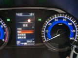 エマージェンシーブレーキは、 約10〜80km/h の範囲で前方の車両や歩行者と衝突する可能性がある場合に作動し、自動的に停止又は減速することにより 衝突回避や衝突被害の軽減を図ります。