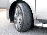 フロント側のタイヤの溝残です!サイズ:【185/60R16】2025年製です!