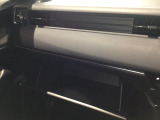 屋上展示場に常に50台以上の車両をご用意!お気に入りの1台が見つかるかも!?