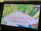 【バックカメラ】駐車時に後方がリアルタイム映像で確認できます。大型商業施設や立体駐車場での駐車時や、夜間のバック時に大活躍!運転スキルに関わらず、今や必須となった装備のひとつです!