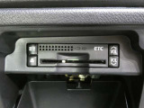 アンテナ分離型ETCです ETC本体は目立つところに設置していないのでデザイン的にも安全性も高いです 高速道路をご利用される方は必需品ですよ
