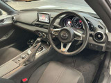 フロントシートは心地よいフィット感と程よいホールド性を両立。今までになく快適な運転を楽しめるマツダ自慢のシートです。