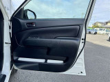 運転席ドアの内張です!使用感が少なくきれいな状態です!