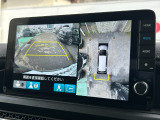 狭い道や駐車時に便利なマルチビューカメラを装着しています。