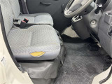 運転席足元 フロアマットあり