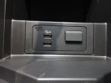 便利なUSBジャックも付いています。