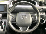 【純正革巻きステアリング】上質な革を使用することで、手にしっかり馴染みとても運転しやすいハンドルです♪