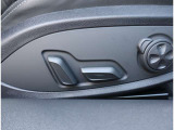 Audi正規ディーラーが高品質をお約束。高度な訓練・教育を受けたAudi専任メカニックが、100項目にもおよぶ精密な点検を実施いたします。すべてをクリアしたAudi車だけが、あなたのお手元に届けられるのです。