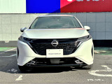 エンジンで充電してバッテリーに蓄電しモーターで走る。日産独自のパワートレーンe-POWER。滑らかな加速と優れた燃費性能が特徴です。