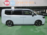 ふらつきにくいからクルマ酔いしづらい。低床、低重心パッケージ。HONDA独創の低重心設計によりコーナーでもふらつきにくい優れた操縦安定性を獲得。ゆれが苦手なお子様もごきげんです。