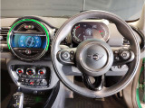 ミニ独特のゴーカートフィーリングと呼ばれる軽快なハンドリングはAT車、MT車のどちらでも楽しめます。