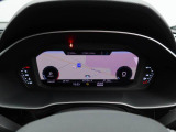 必要に応じてメーター内に地図や車両のインフォメーションなどを切り替え表示できるバーチャルコクピット