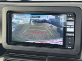 後方モニター表示でバック時の障害物もしっかり見えます!