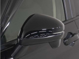 ◆ドアミラーウインカー◆ドアミラーにウインカーを装備しています。対向車に自身の進行方向を合図し安全に運転できます。