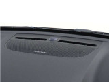 【harman/kardon】世界のオーディオファン垂涎のプレミアムサウンドシステムを搭載。原音に近い音場空間を忠実に再現。乗る人すべてに最良の音響体験を提供します。