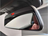 【BMWミラー】視認性の高いスタイリッシュなミラー。自動防眩機能も付いており夜間のドライビングをサポートします。