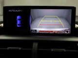 バックモニター装着車は後退時の強い味方です♪車庫入れや縦列駐車の際、後退操作の参考になるガイドラインをナビ画面に表示します。