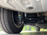 お車を安心してお乗りいただく為には、足回りの定期点検が欠かせません。サービスサポート(有償保証)では無料点検もご提供しており、安心のカーライフをお過ごしいただけるサポート体制が整っています。
