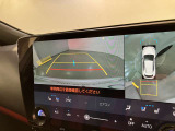 駐車時は、ガイドラインによりスムーズな駐車をサポートしてくれます。