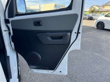 運転席ドアの内張です!使用感が少なくきれいな状態です!