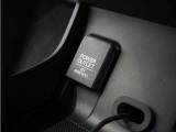 ◆アクセサリーソケット◆ドラレコの電源やスマートフォンの充電等に使用できる便利な電源ソケット!使いやすい場所に装備されています。
