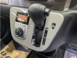 シンプルで使いやすいシフトレバーです