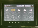テレビやラジオのほか、Bluetooth、USBなど複数のメニューが並び、使いたい音源を選びやすい表示です。ドライブ中の音楽やラジオなど、日常の移動に合わせて活用できます。