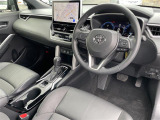 【運転席】座り心地が良いシートなので長時間の運転でも快適にお過ごしいただけます。新品のフロアマットのご注文も可能です。掲載箇所以外にご希望の写真がございましたらお気軽にお問い合わせ下さい。