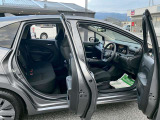 リヤドアは最大で約90度も開くので、乗降や荷物の積載も、とてもスムースに行えます!