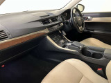 すっきりとしたデザインの内装は、さすがトヨタ車の上品さを感じます。