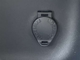 車内でのデバイス充電や電装品の接続に大活躍する「12V・120Wソケット」を装備しています