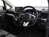 運転席廻りです。