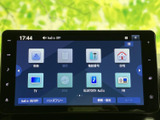 画面にはテレビやBluetooth Audioなどのメニューが並び、使いたい項目を選びやすい構成です。オーディオ操作の入口がまとまっており、日常の移動でも便利に活用できます。