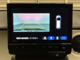 バックでの車庫入れも安心です!リアカメラが付いているバックモニター付のナビを装備しております。バンパーについているソナーや、操作線もついており距離感も画面から確認できます。