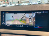 鮮明なバックカメラと上空からのサラウンドビューで駐車もラクラク。